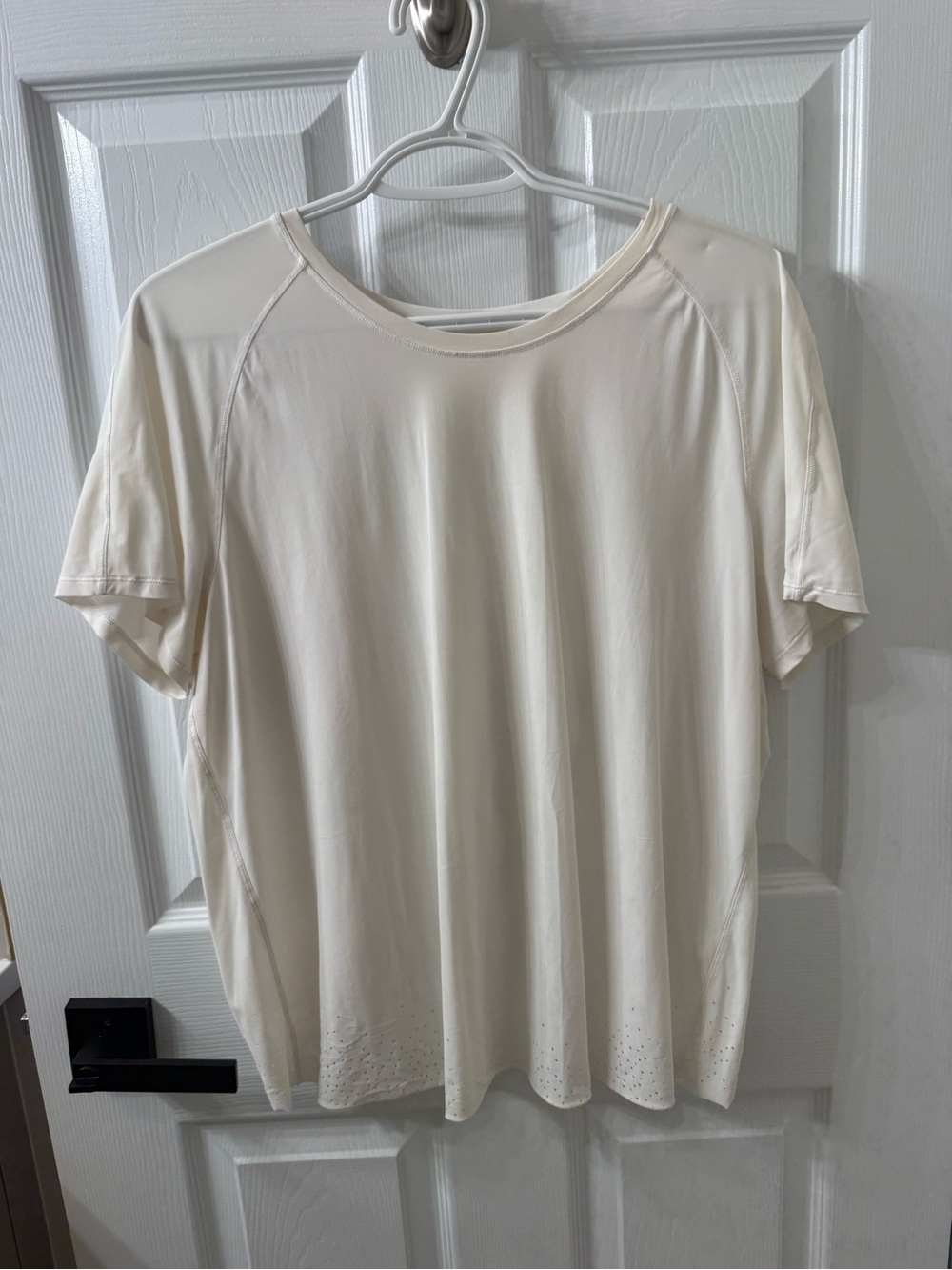 Women’s Short Sleeve Performance Tee in Cream